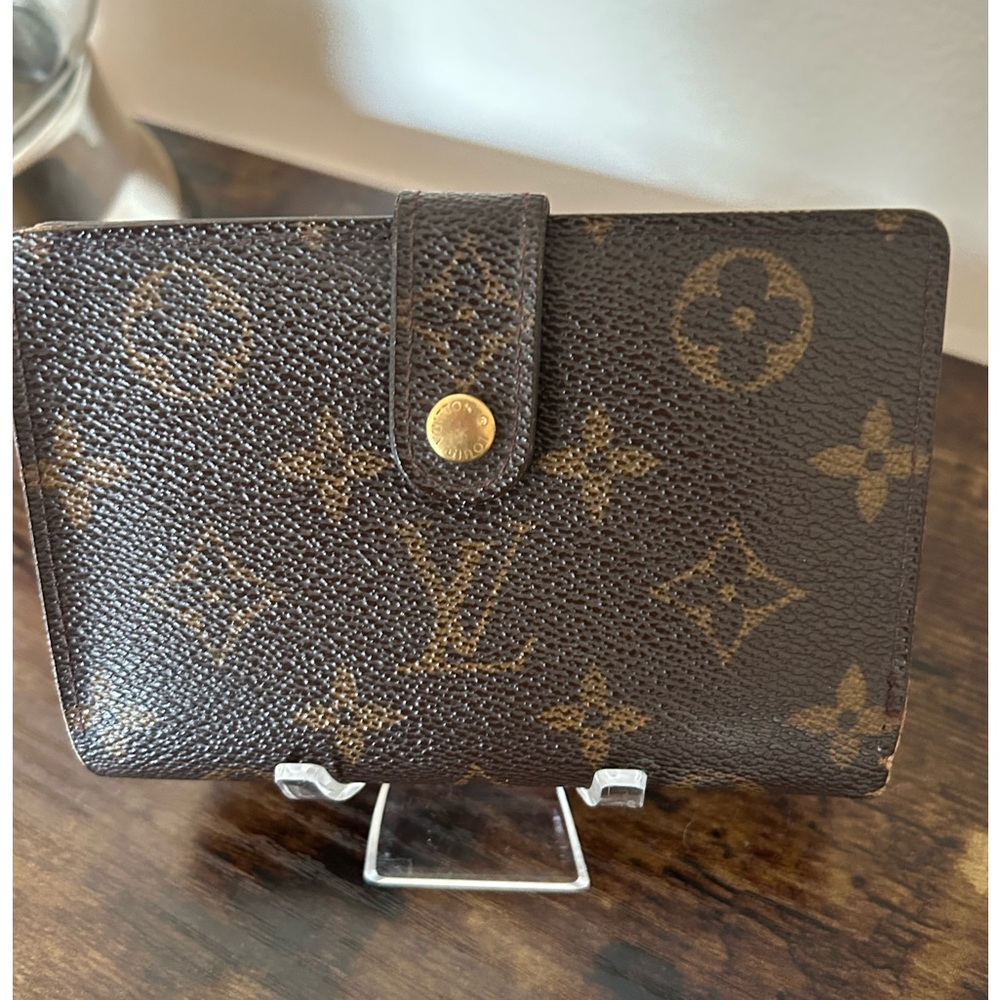 Authentic Louis Vuitton Kiss Lock Wallet